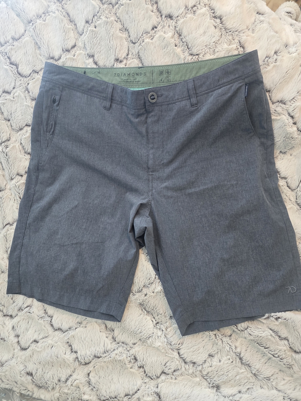 7 Diamonds Men's Grayish Blue Aeroplane Performance Stretch Shorts 36 EUC